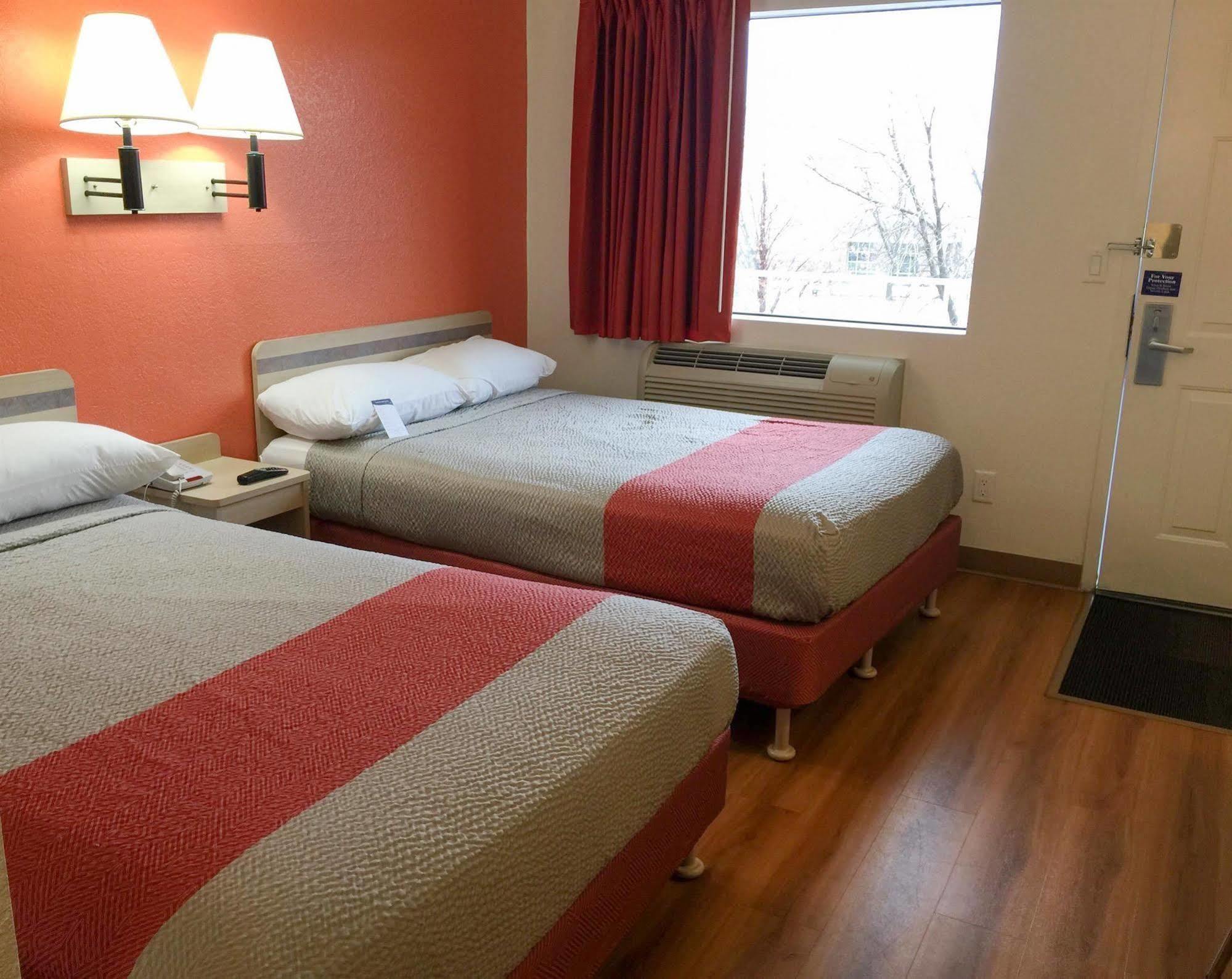 Motel 6-Roseville, Mn - Minneapolis North Buitenkant foto